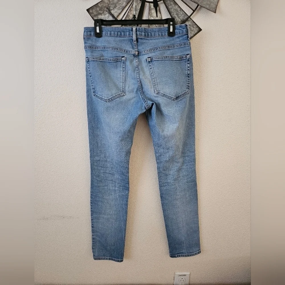 Everlane Men's Slim Distress Jeans Size 31x32.